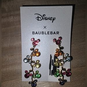 NWT ADORABLE DISNEY EARRINGS.